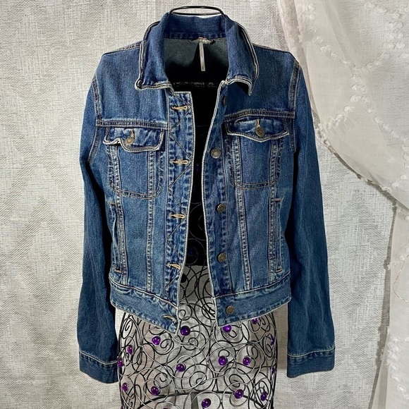 Free People fitted indigo button up denim jacket size S - Picture 6 of 11